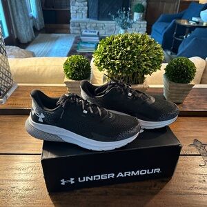 Under Armour HOVR Turbulenslce 2. Brand new never worn with box